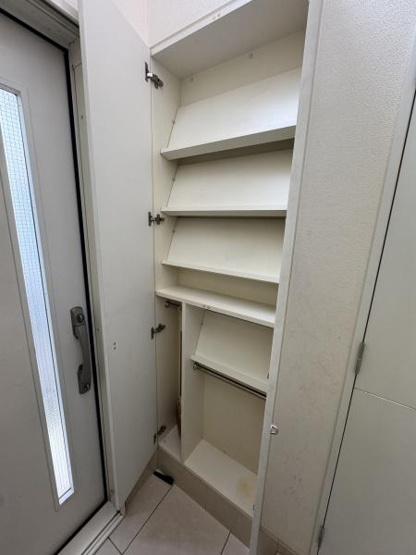 【収納】 | セボンヴェルディア二子玉川 | 玄関にはシューズインクローゼットもあります♪