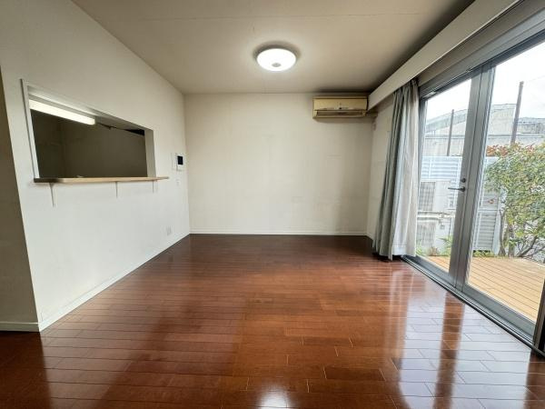 【居間・リビング】 | セボンヴェルディア二子玉川 | みんなが集うLDKはあたたかい日差しが入り込み、自然と楽しい会話が弾む幸せな空間に♪