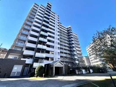 【外観】 | ソワール新檜尾台５号棟 | 南海泉北線「光明池」駅が徒歩5分。通勤にも外出にもアクセス良好。家族でおでかけすることも増えそうですね♪