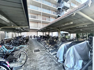 【その他共用部分】 | ソワール新檜尾台５号棟 | ゆとりのある駐輪場置場になってます！