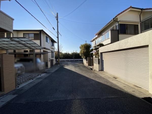 【前面道路含む現地写真】