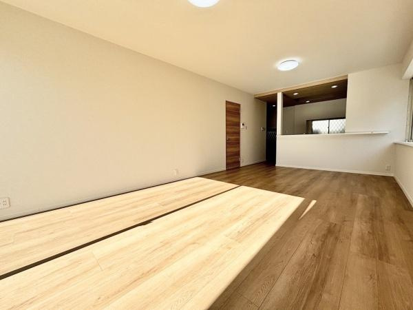 【居間・リビング】 | 須磨区若草町3丁目　中古戸建