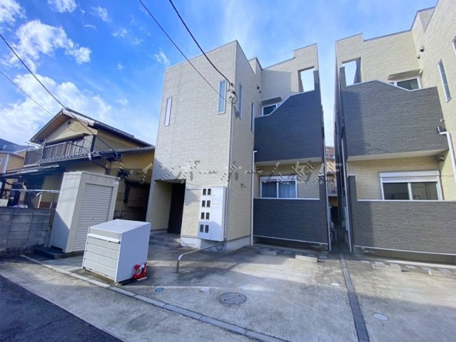 火災保険は貸主負担♪二人入居可♪オートロック♪デザイナーズ♪のエントランス|建物の内部です