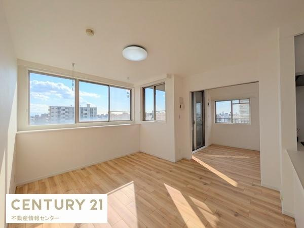 【居間・リビング】 | シャルマンフジビルト・モアー天神ノ森 | 南向きで陽当りの良いリビングダイニングキッチン！