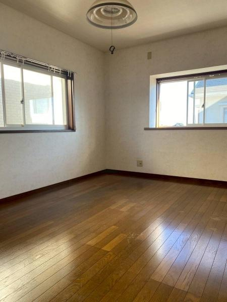 貴志川町西山　中古戸建の洋室