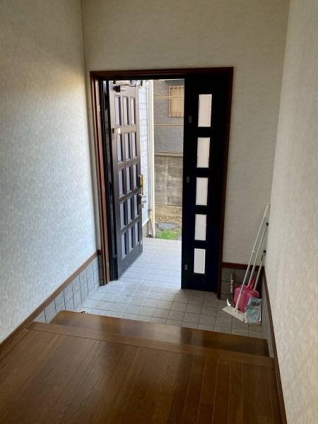 貴志川町西山　中古戸建の玄関