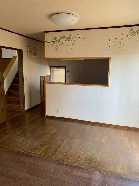 貴志川町西山　中古戸建の居間・リビング