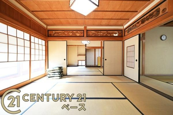 香芝市穴虫の中古一戸建の和室|■現地撮影写真■広々続き間の和室！

