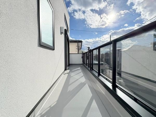 茅ヶ崎市東海岸南４丁目の新築一戸建のバルコニー|陽当たり良好のバルコニー・お布団も・お洗濯も沢山干せます。