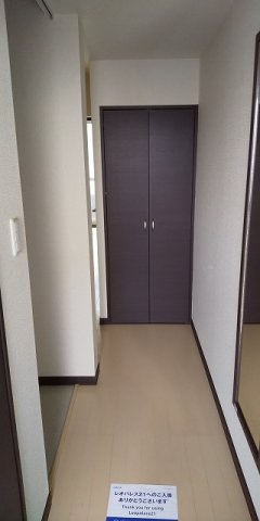 レオネクストフィールドの玄関