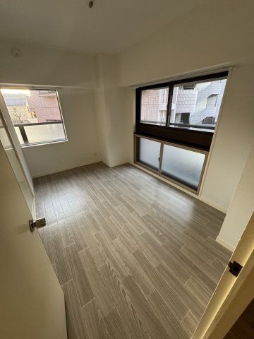 【洋室】 | 丸嶋キョウエイハイツ上井草 | 2面採光・2重窓