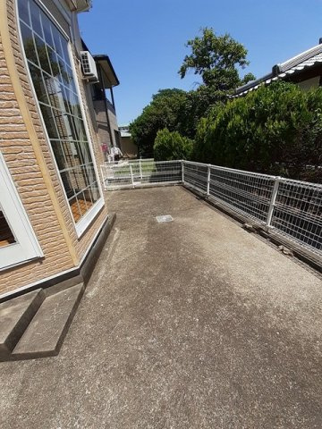 プリムローズＢ棟の庭