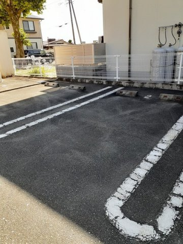 プリムローズＢ棟の駐車場