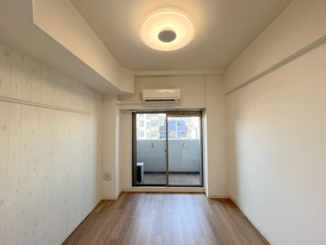 プレサンス新大阪イオリアの居間・リビング