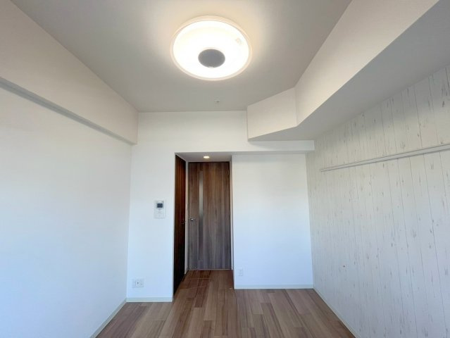 プレサンス新大阪イオリアの洋室