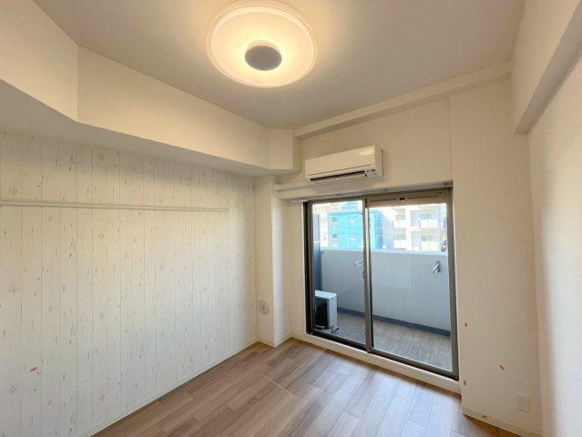 プレサンス新大阪イオリアの洋室