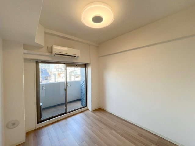 プレサンス新大阪イオリアの洋室