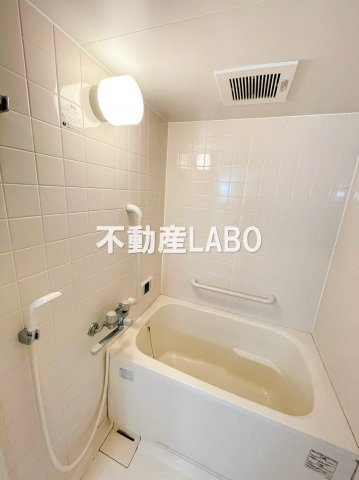 メゾンドーム三軒家の浴室