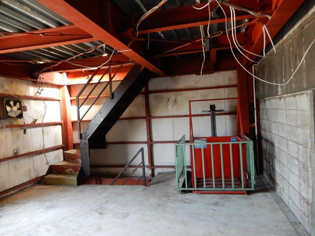 鎌倉市今泉台　２階建て貸店舗事務所の寝室