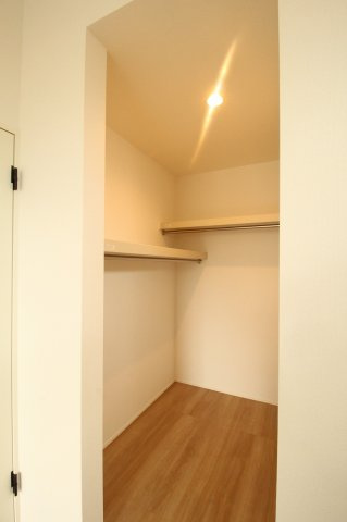 土佐市高岡町甲　新築戸建  1号棟【太陽光発電システム　8.37kw】の収納|2F　南東の部屋　6.75帖