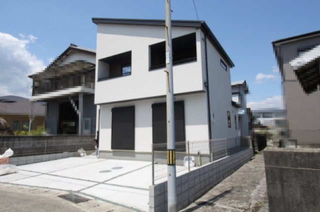 土佐市高岡町甲　新築戸建  1号棟【太陽光発電システム　8.37kw】