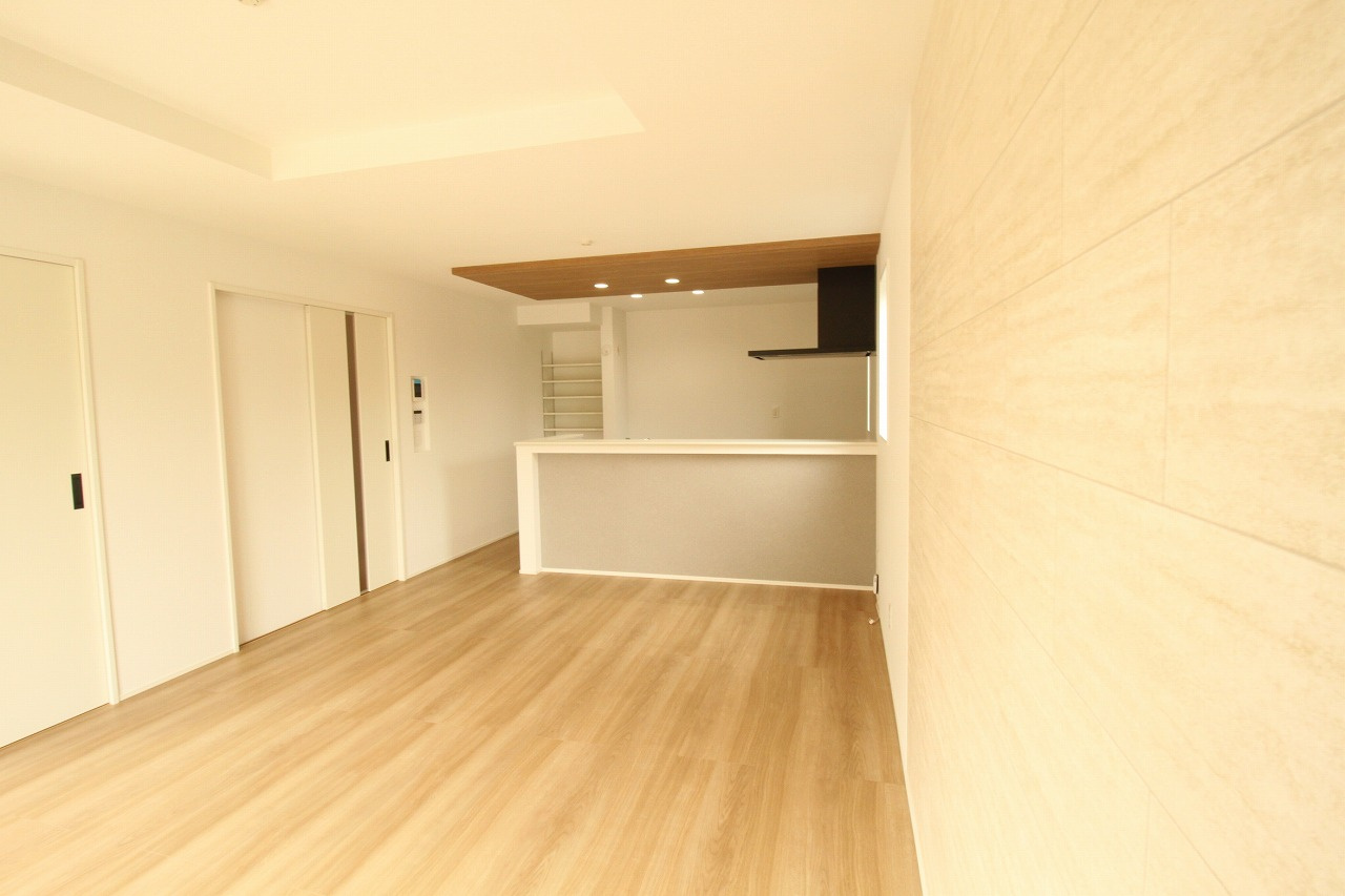 土佐市高岡町甲　新築戸建  1号棟【太陽光発電システム　8.37kw】の居間・リビング|LDK　16.0帖