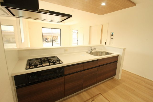 土佐市高岡町甲　新築戸建  1号棟【太陽光発電システム　8.37kw】のキッチン