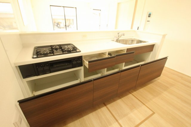 土佐市高岡町甲　新築戸建  1号棟【太陽光発電システム　8.37kw】のキッチン