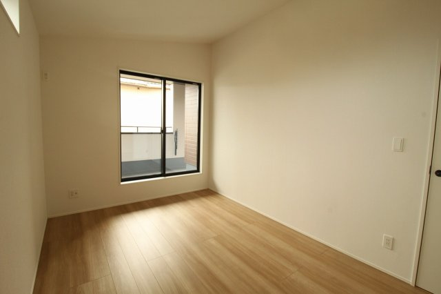 土佐市高岡町甲　新築戸建  1号棟【太陽光発電システム　8.37kw】の洋室|2F　南東の部屋　6.75帖