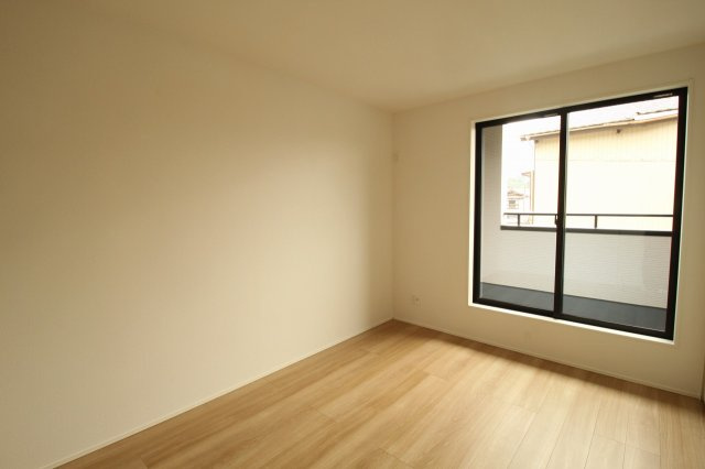 土佐市高岡町甲　新築戸建  1号棟【太陽光発電システム　8.37kw】の洋室|2F　南の部屋　6.0帖