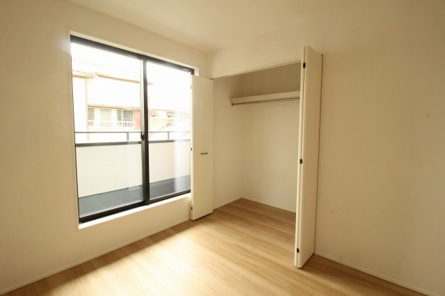 土佐市高岡町甲　新築戸建  1号棟【太陽光発電システム　8.37kw】の洋室|2F　南の部屋　6.0帖