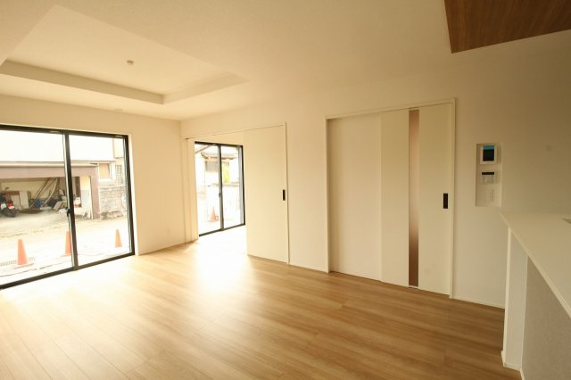 土佐市高岡町甲　新築戸建  1号棟【太陽光発電システム　8.37kw】の居間・リビング|LDK　16.0帖