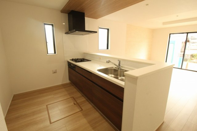 土佐市高岡町甲　新築戸建  1号棟【太陽光発電システム　8.37kw】のキッチン