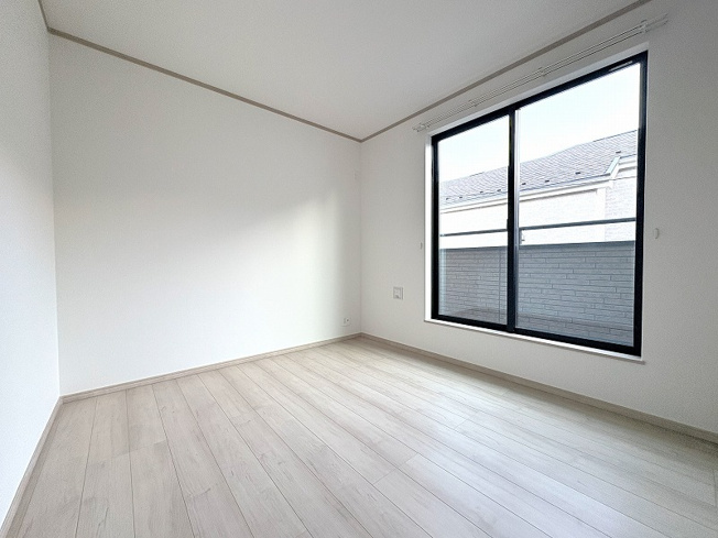 【洋室】 | 新座市栄3丁目　新築一戸建住宅　全5棟　(保谷店) | 2階5.25帖南側/お好みのインテリアで安らぐ癒し空間が生まれます。