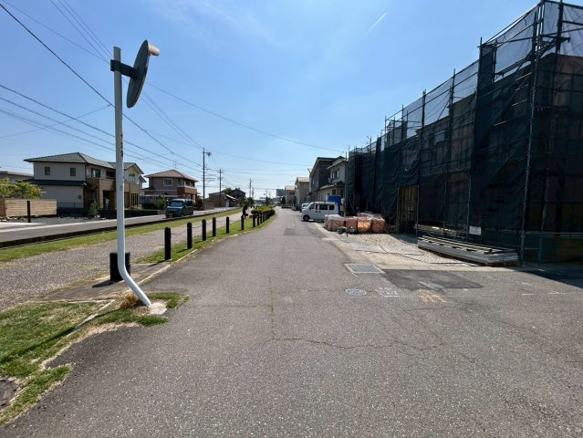【商談中】新築戸建　一宮市木曽川町5期　全4区画分譲の前面道路含む現地写真|「現地（2026年5月19日）撮影」　　　
■前面道路　
■ヤマダ不動産　株式会社リライフ
