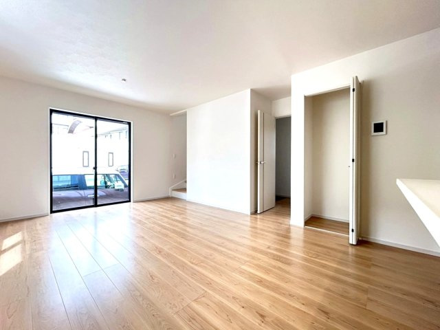 新築戸建　一宮市木曽川町5期　全4区画分譲の居間・リビング|リビング別角度