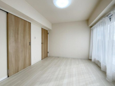 【洋室】 | 日商岩井方南町マンション