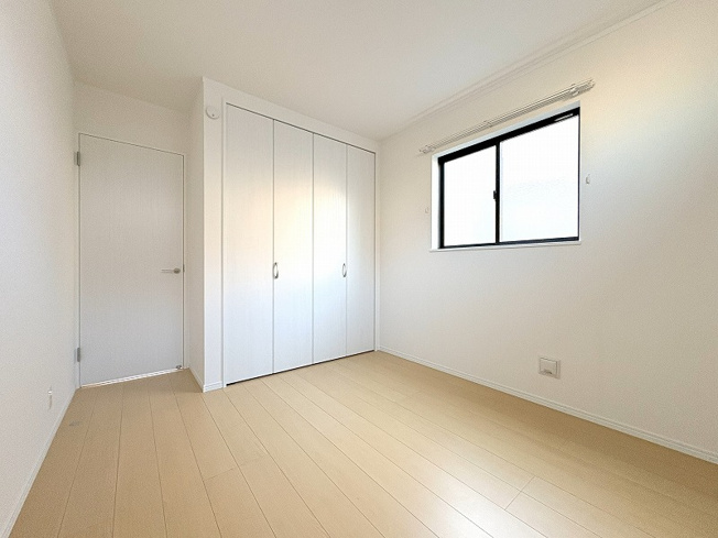 【洋室】 | 新座市栄3丁目　新築一戸建住宅　全5棟　(保谷店) | 2階5.25帖北西側/お好みのインテリアで安らぐ癒し空間が生まれます。