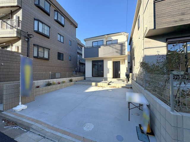 【外観】 | 新座市栄3丁目　新築一戸建住宅　全5棟　(保谷店) | 小中学校が徒歩15分圏内に揃い、通学の負担が少ないです。