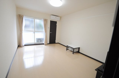 【寝室】 | レオネクストＰＬＡＴＩＮＵＭ | 落ち着いて過ごせるお部屋なので、寝室にいかがでしょうか