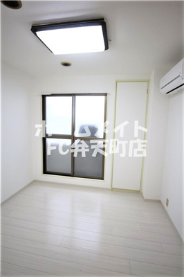 【居間・リビング】 | パールマンション | ゆったり過ごせるリビングです