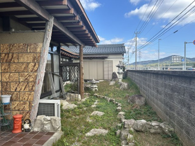 【庭】 | 白銀売家