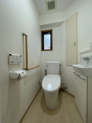 【改装プラン】ルーフバルコニー付角住戸◆床暖房付◆地下鉄椥辻駅徒歩３分◆イーグルコート椥辻十条のトイレ|トイレ