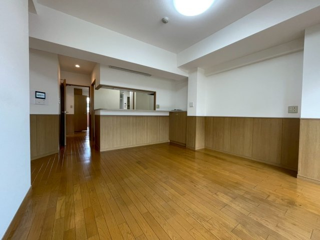 【改装プラン】ルーフバルコニー付角住戸◆床暖房付◆地下鉄椥辻駅徒歩３分◆イーグルコート椥辻十条の居間・リビング|リビング