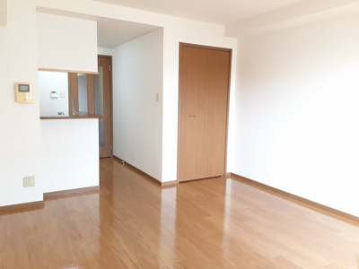 【内装】 | パレ・ニューみやの | 明るい色調の室内です