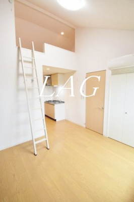 【居間・リビング】 | ブリッサ町田 | 洋室のお部屋です。