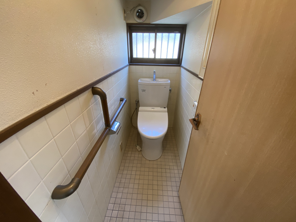 丹波市氷上町横田の中古一戸建のトイレ|1階
