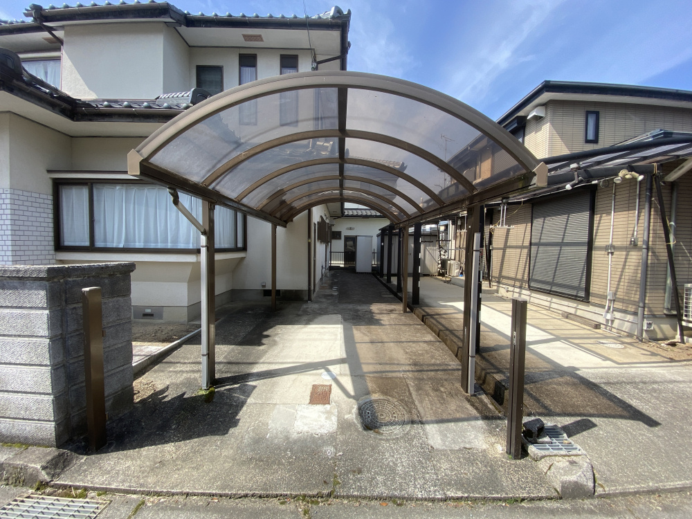 丹波市氷上町横田の中古一戸建の駐車場