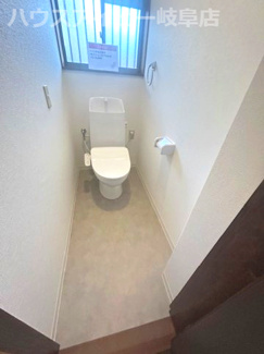 【トイレ】 | 各務原市那加雄飛が丘！趣のある日本家屋の築29年！リフォーム済みです♪お車スペース2台可能！ | 各務原市那加雄飛が丘！趣のある日本家屋の築29年！リフォーム済みです♪お車スペース2台可能！