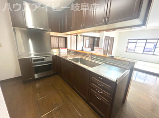 【キッチン】 | 各務原市那加雄飛が丘！趣のある日本家屋の築29年！リフォーム済みです♪お車スペース2台可能！ | 各務原市那加雄飛が丘！趣のある日本家屋の築29年！リフォーム済みです♪お車スペース2台可能！